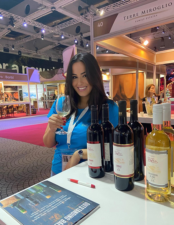 vina-pesic-dnv-wines